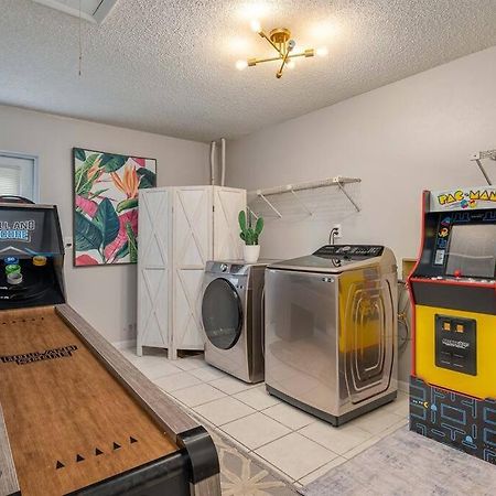 King Bed Suite, Fireside Hot Tub, Gameroom Auburndale Exteriör bild